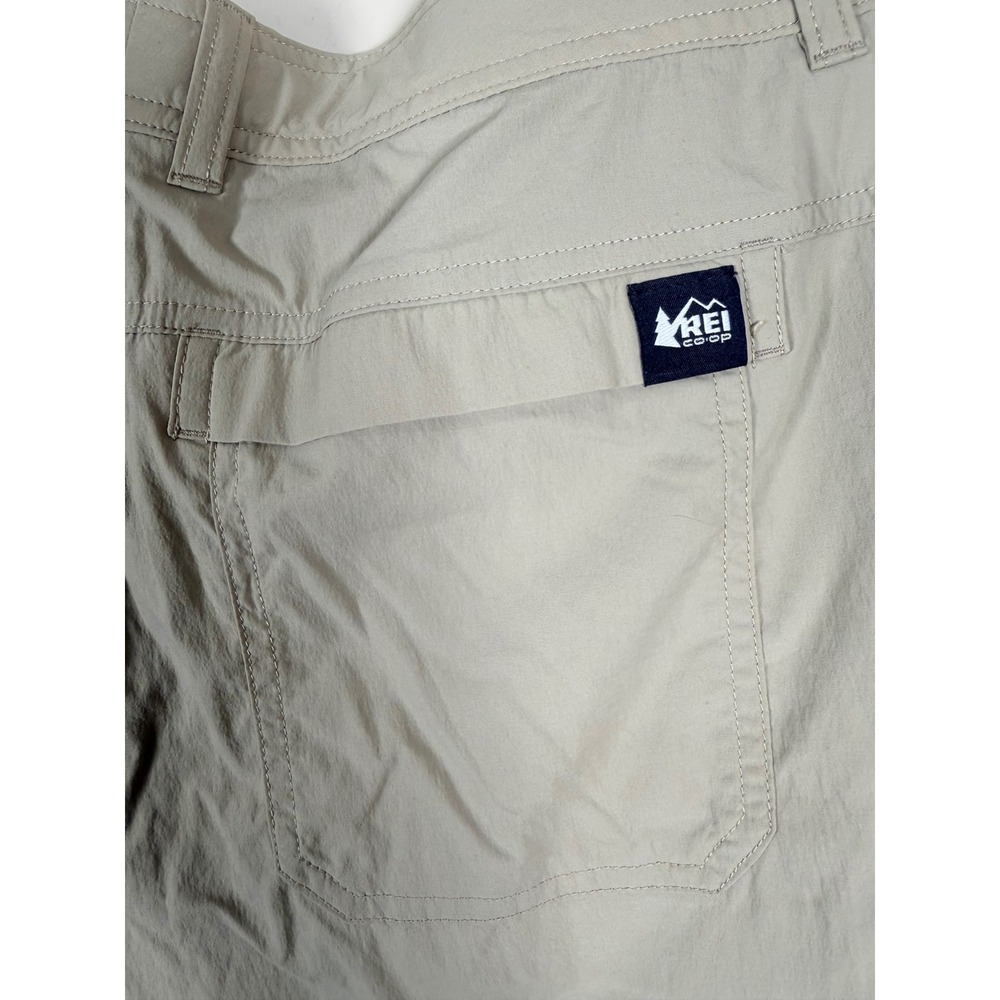 REI Co-op Sahara Cargo Shorts Womens 8 Tan Relaxed Fit Hiking Outdoor Utility - Picture 9 of 12